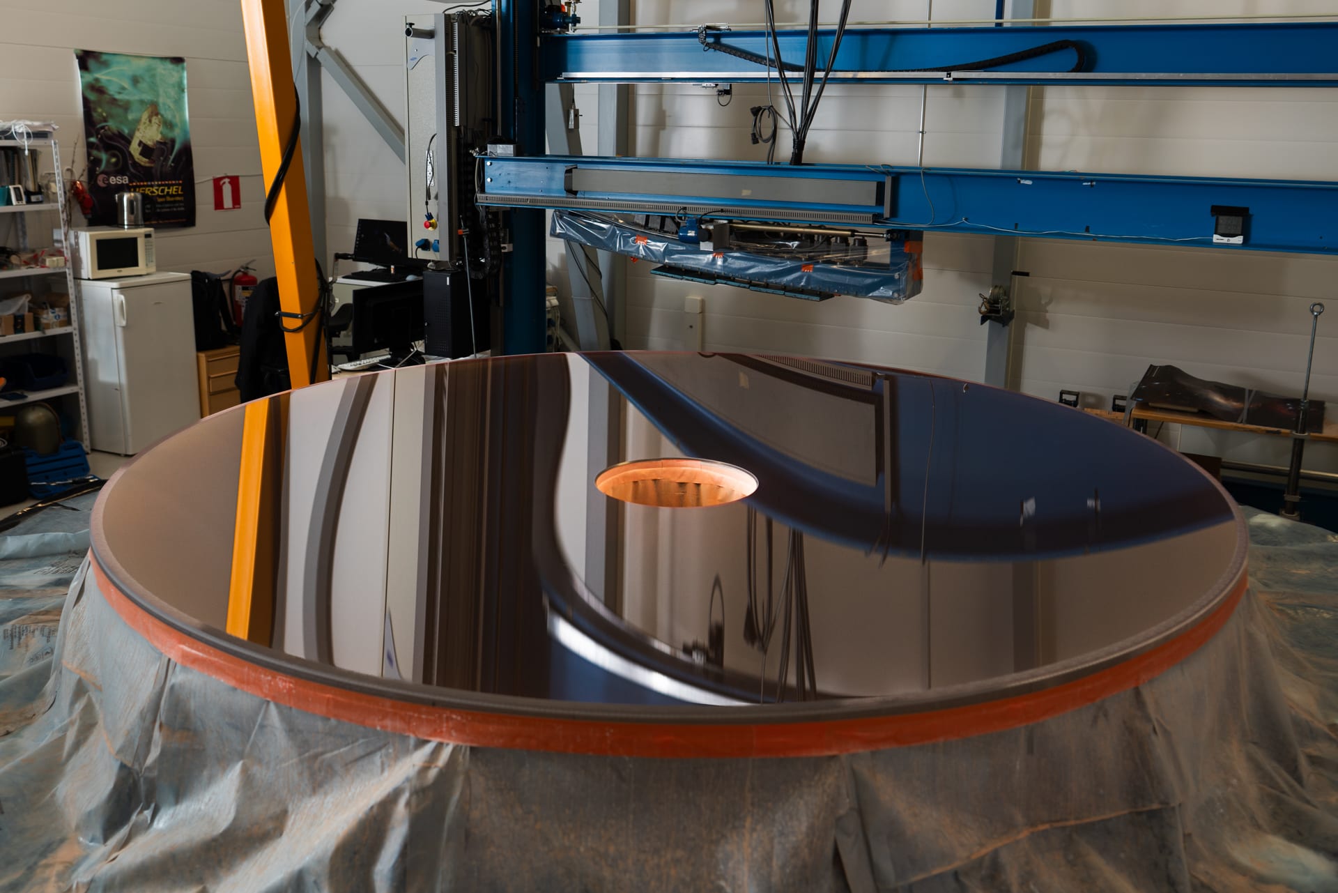 Maailman tarkin suuren luokan peili (ei nähtävillä kierroksella)