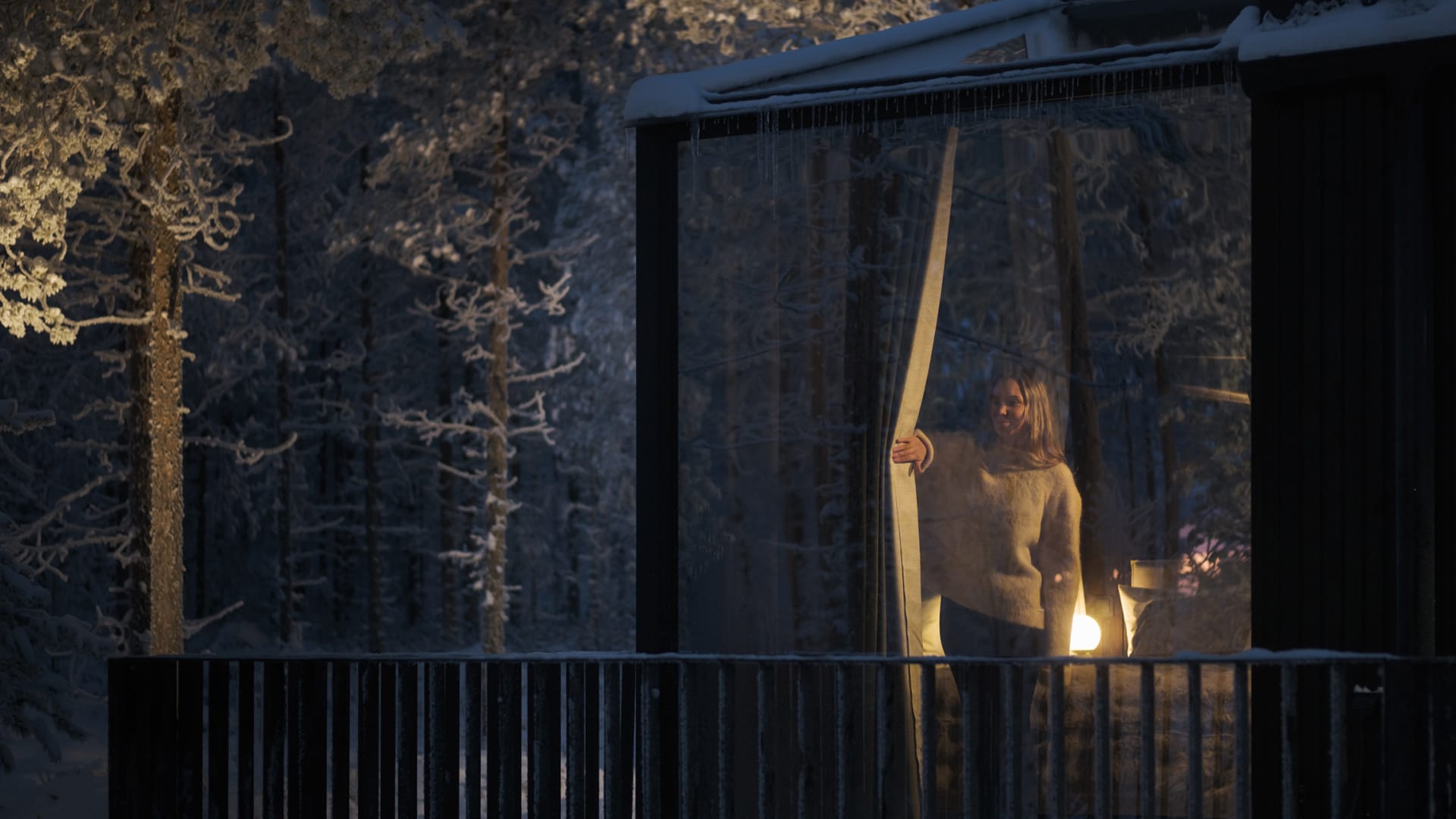 Mirrored Glasses for Privacy