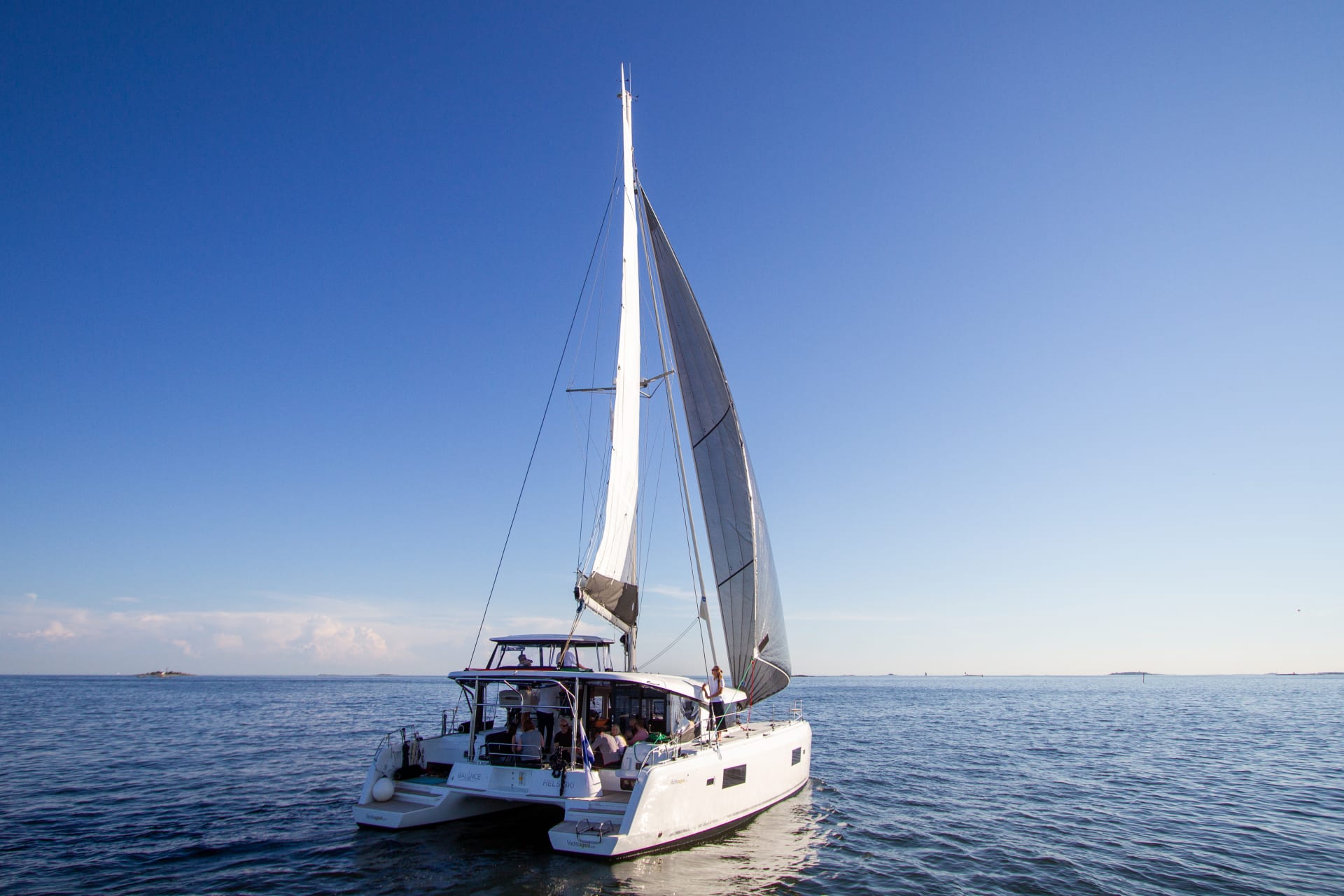 YachtsAgent organizes sailing experiences in Helsinki. 