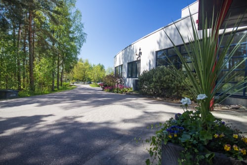Conference Hotel and Hostel Linnasmäki are surrounded by nature.