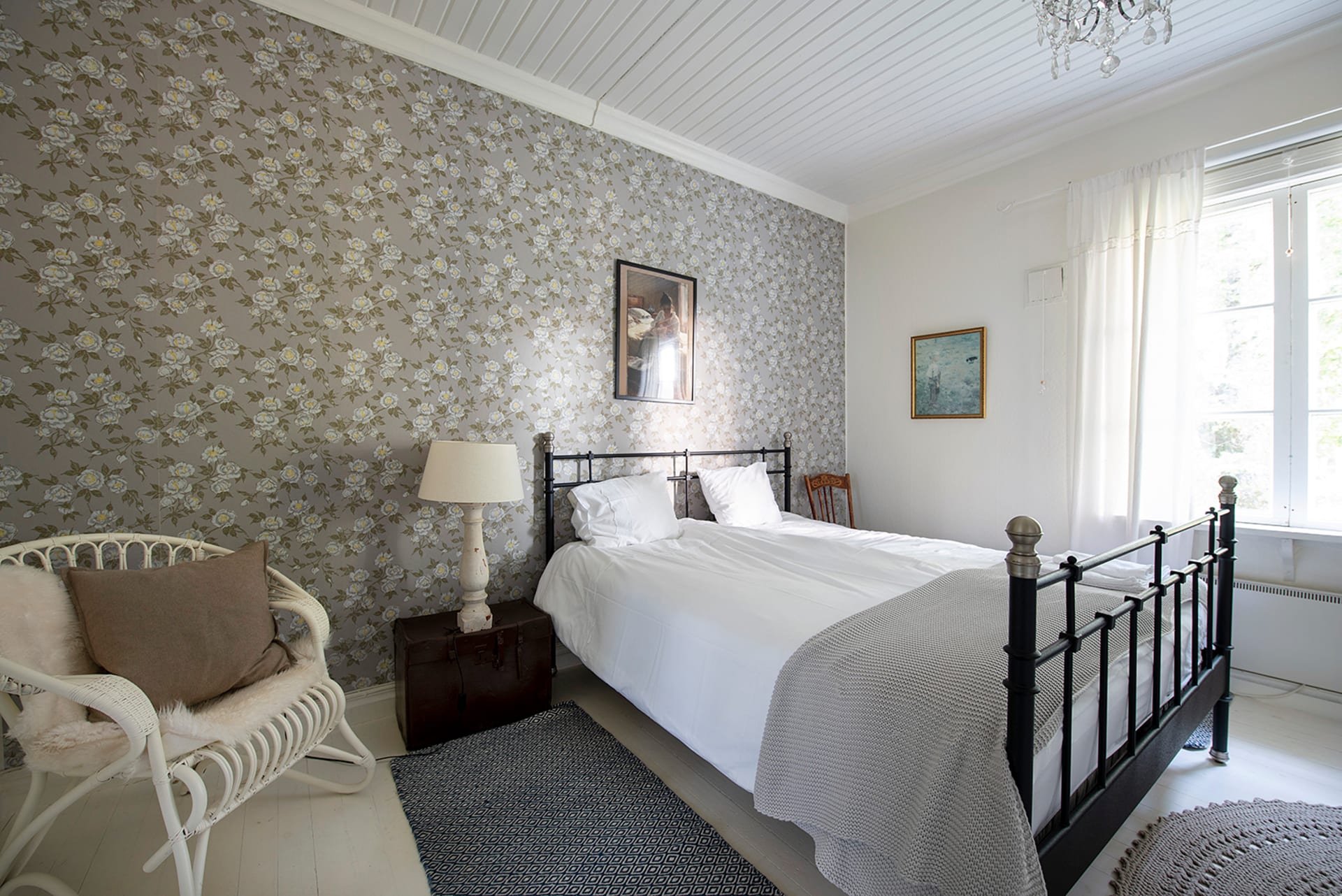 Second bedroom.