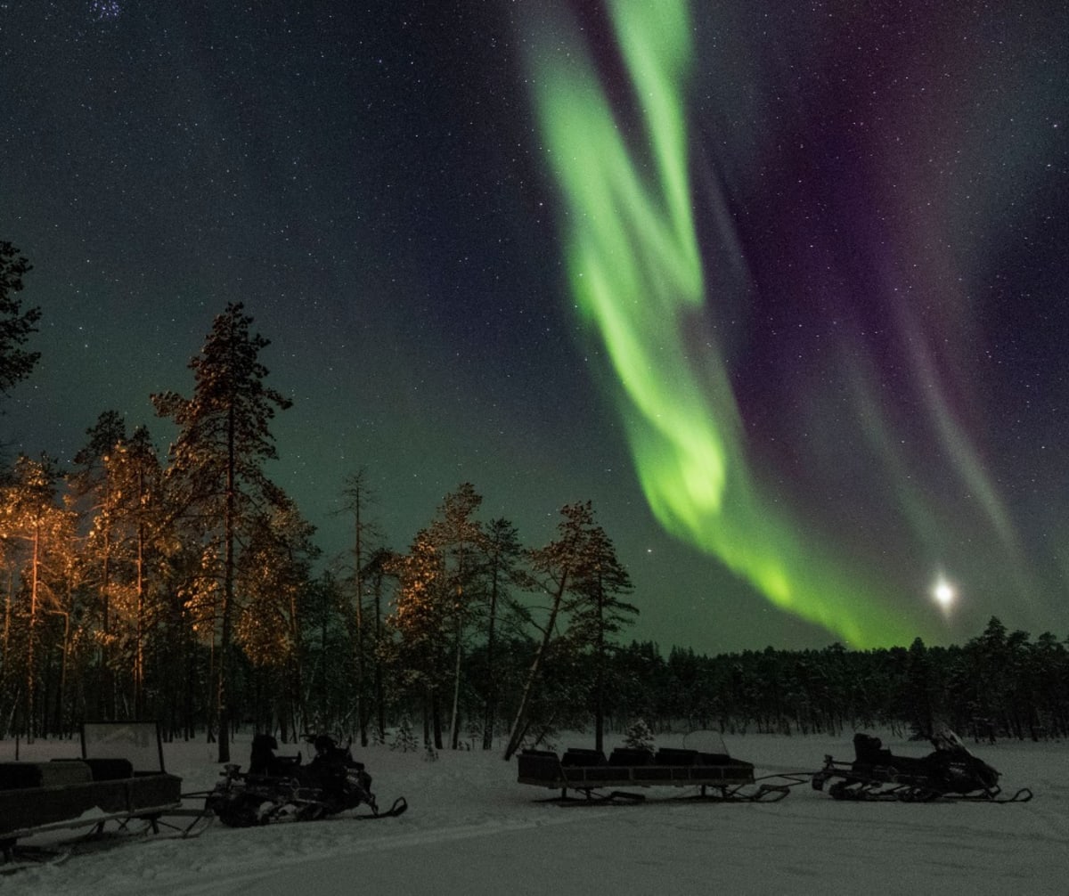 Aurora Snowmobiling - Night time Snowmobiling! | Visit Finland