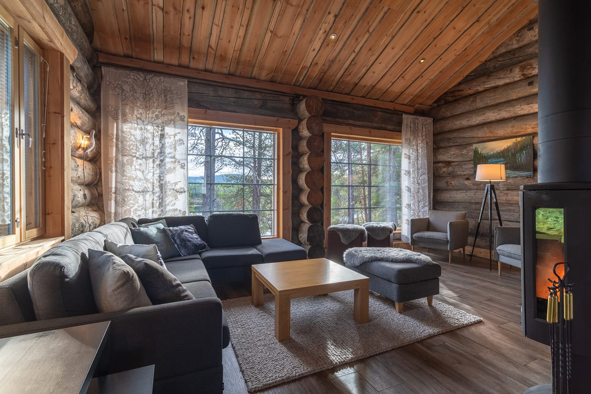 Log Cabin Kasari