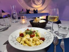 Lumiravintola Lumiukkomaailmassa