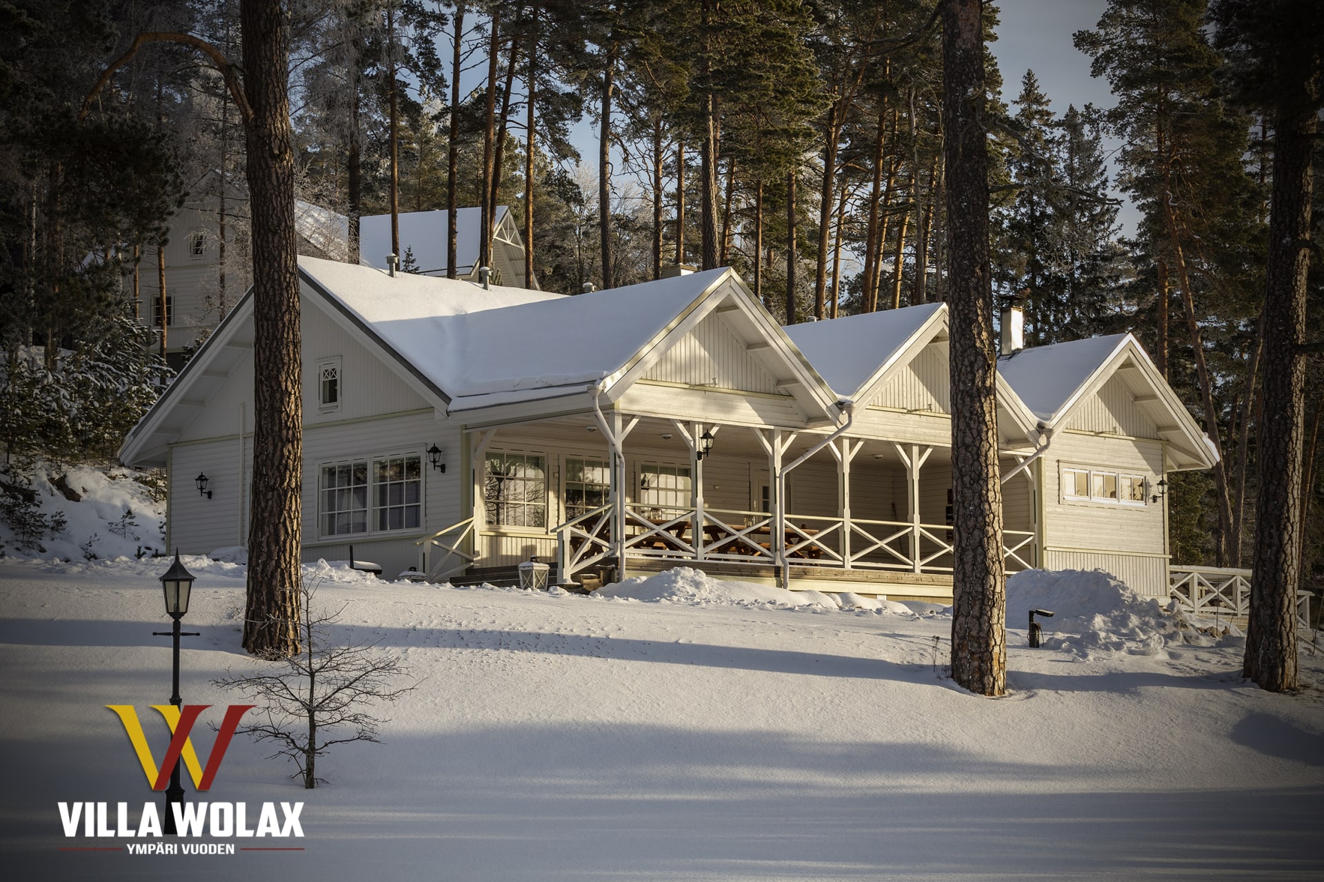 Kommodorin rantahuvila talvella Kommodorin rantahuvila talvella