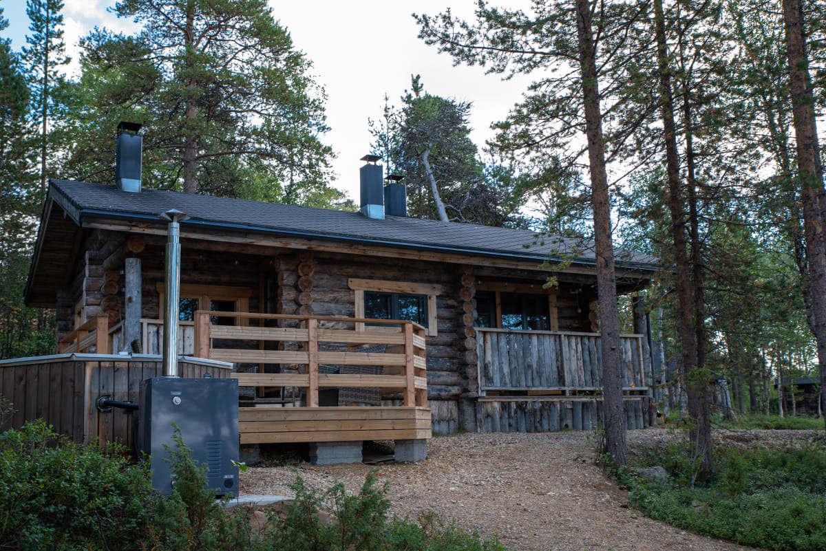 Traditional wood heated sauna and Jacuzzi | Visit Finland