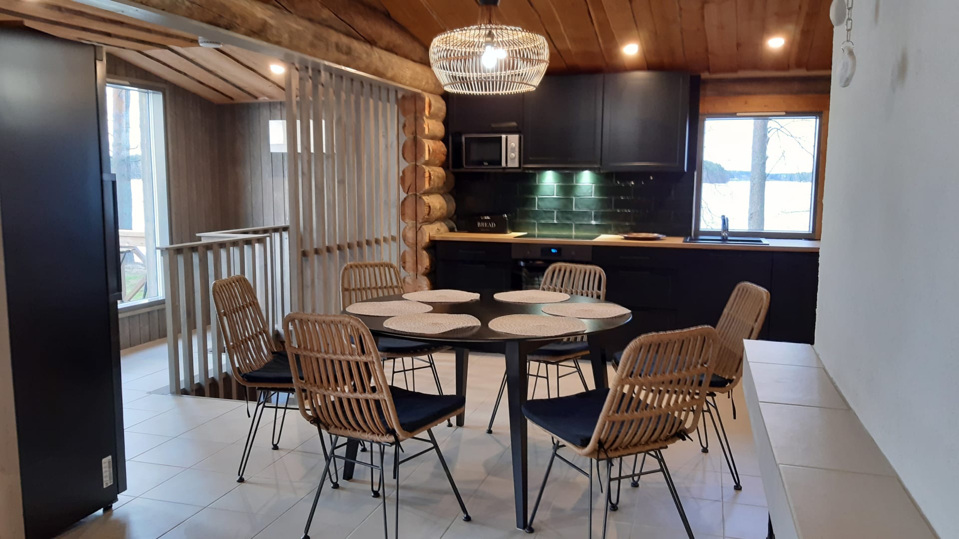 Cosy and modern kitchen and dining area.