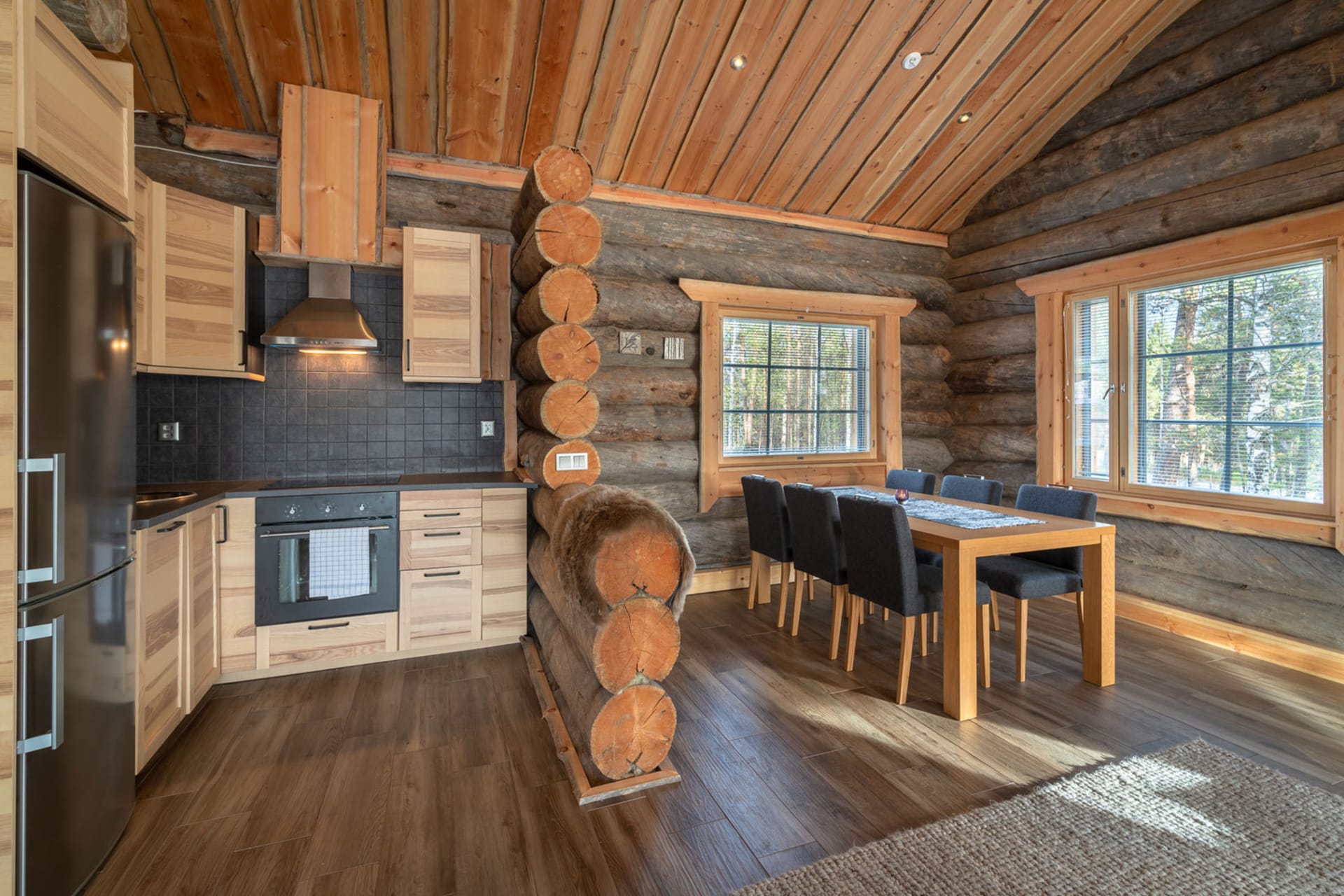 Log Cabin Kasari