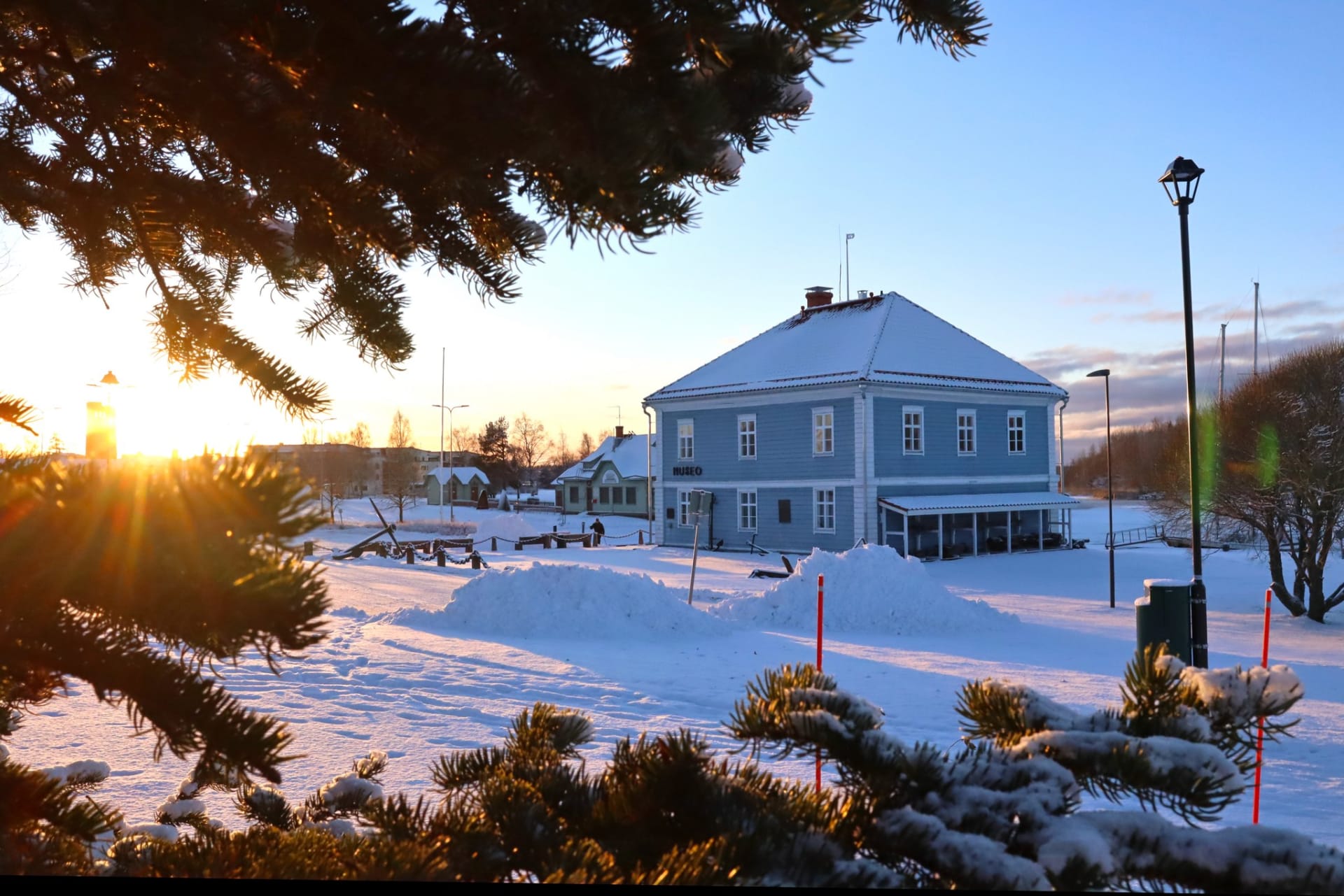Pakkahuoneen museo talvella.