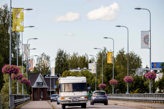 Cars on a bridge in Huittinen city centre