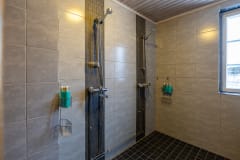 Loimu Resort Sauna world shower