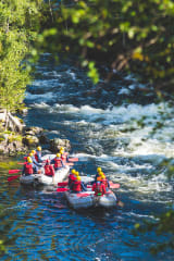 Koskenlaskua ja telttasaunaa