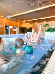 Kylpylässä viihtyy koko perhe