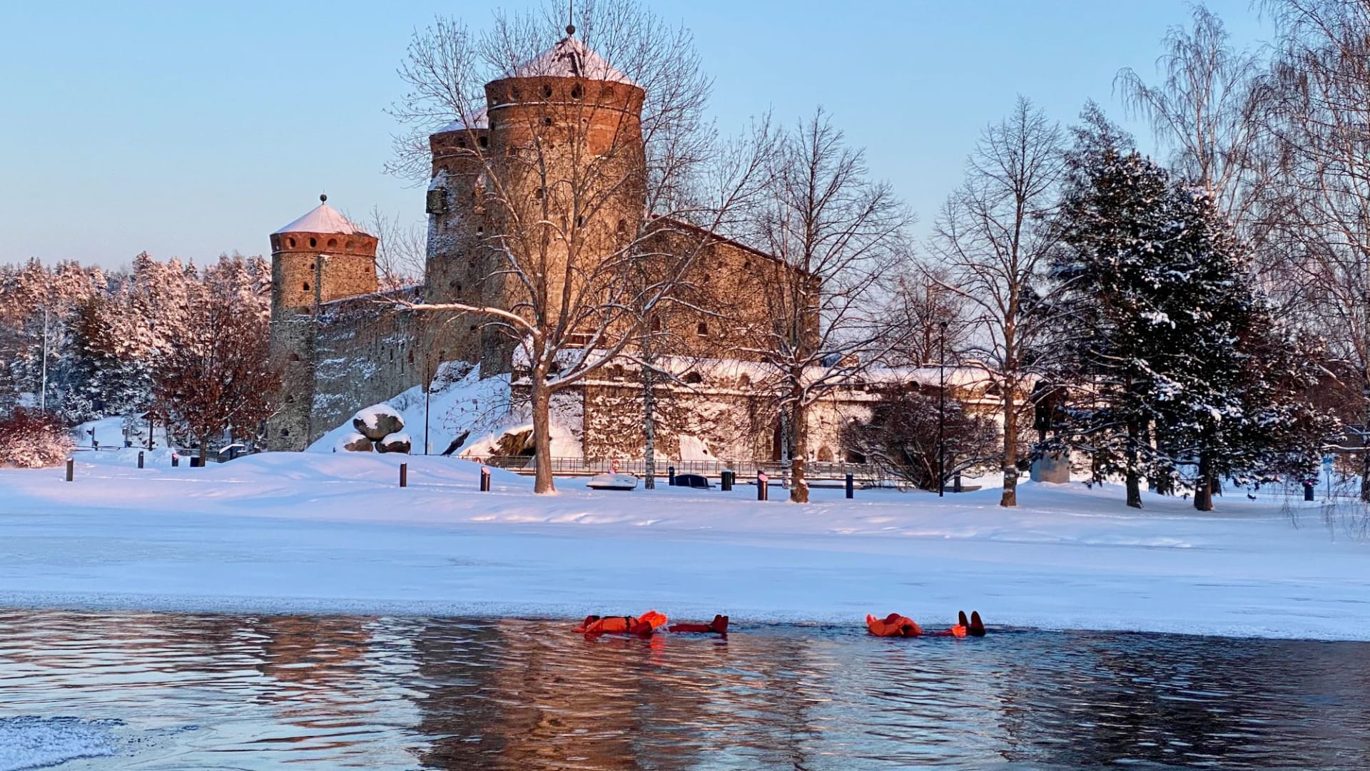 Ice floating jääkellunta Savonlinna Saimaa