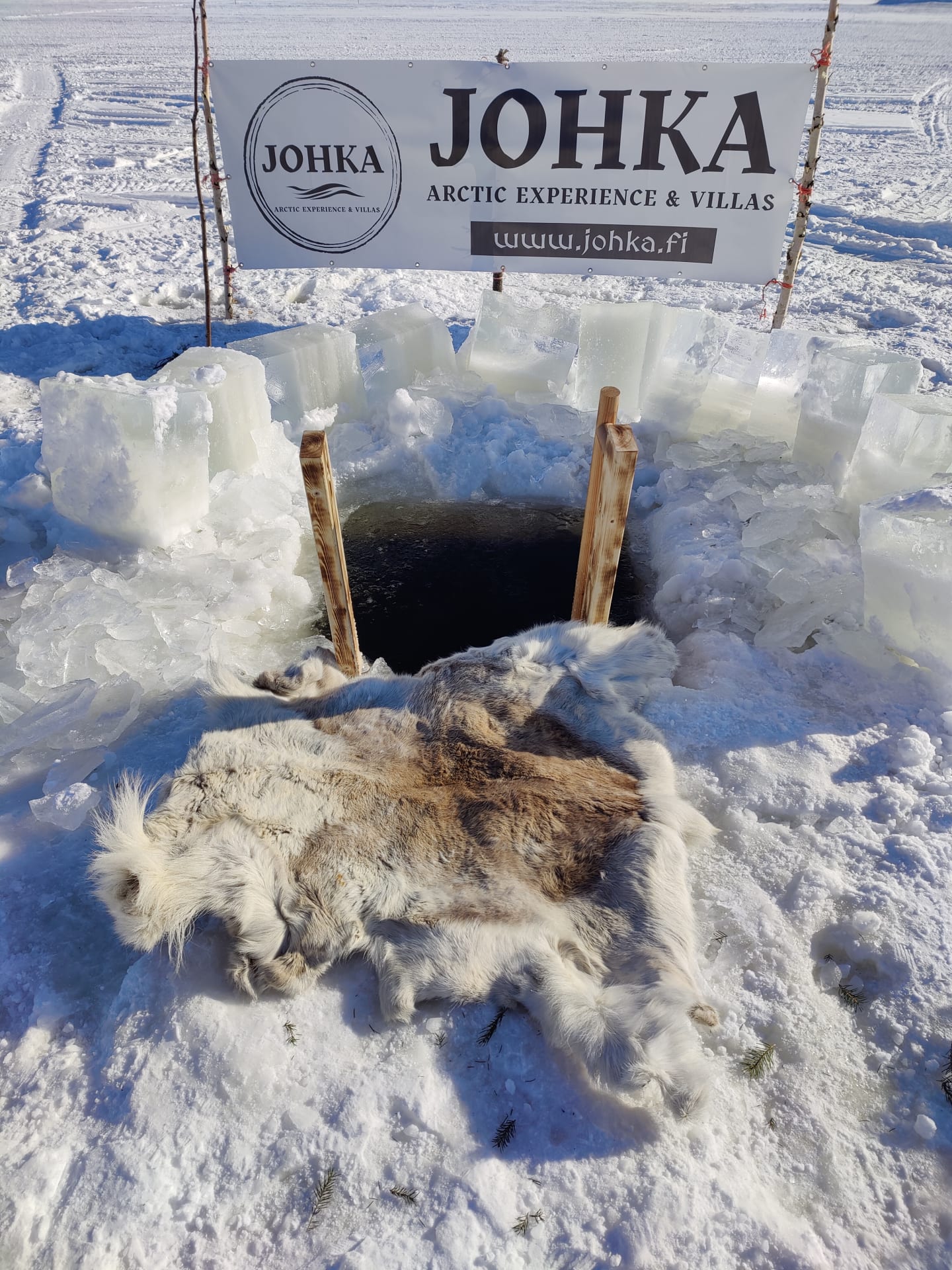 Ice Swimming and Sauna Experience (Winter Swimming) in Rovaniemi