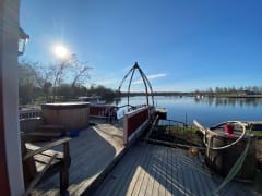 Mikon Saunan terassinäkymä poukamaan.