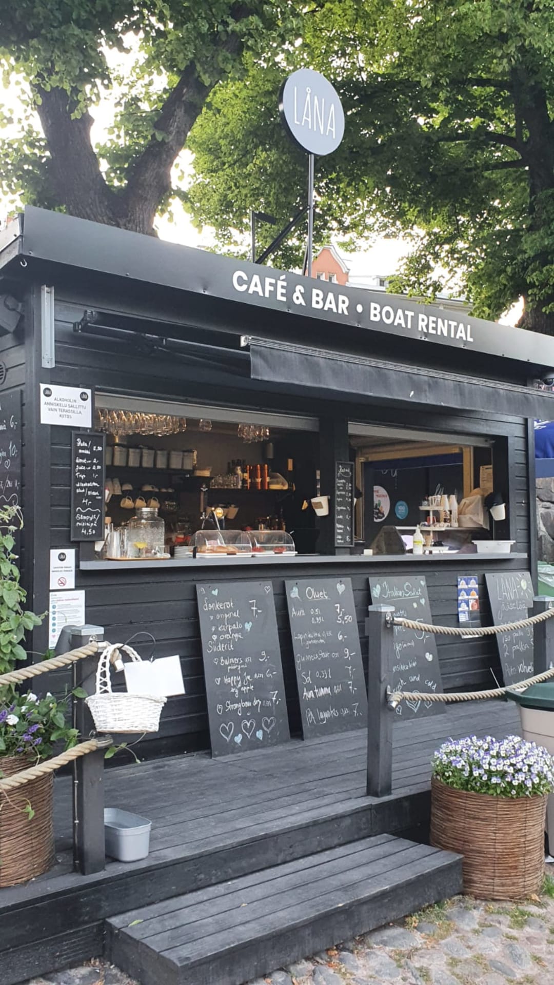 Låna Bar & Café Låna Bar & Café