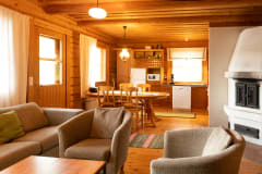 Syväjärvi mökki sisältä. Syväjärvi cottage interior.