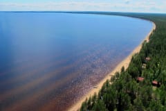 Oulujärven Niskanselän ympärillä on yli 500 kilometriä hiekkaista rantaviivaa