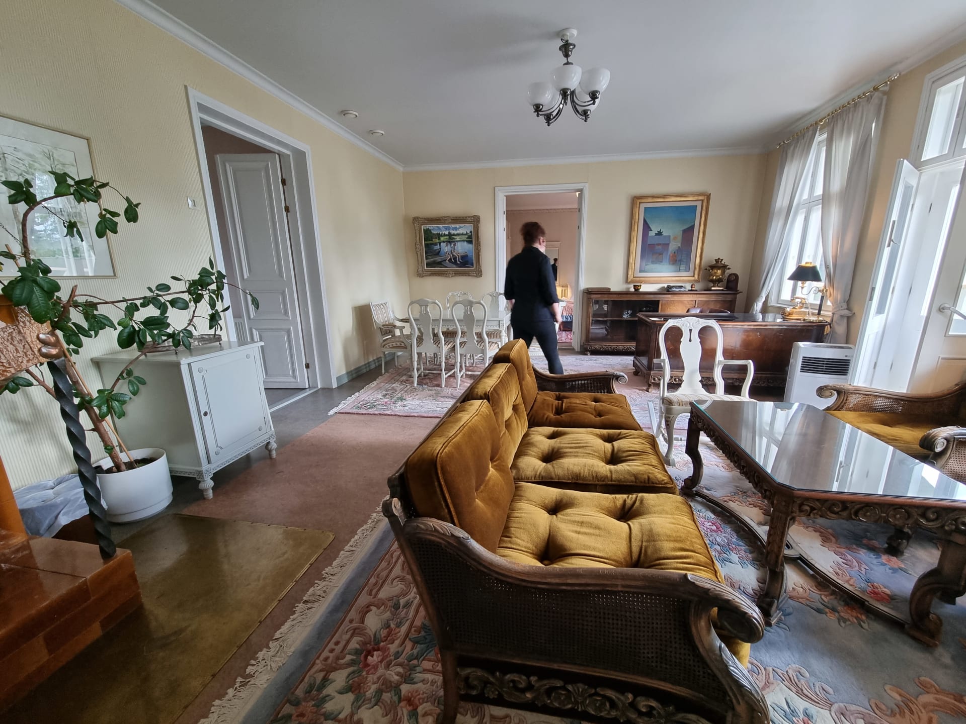Karoline Suite