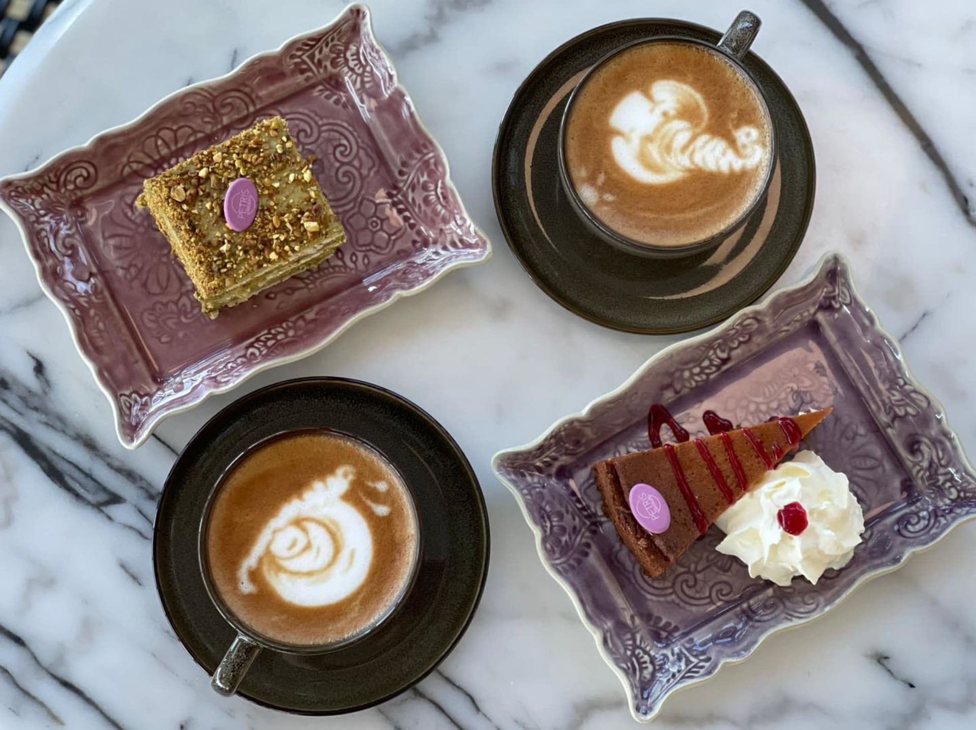 Erikoiskahvit ja PetriS kakut