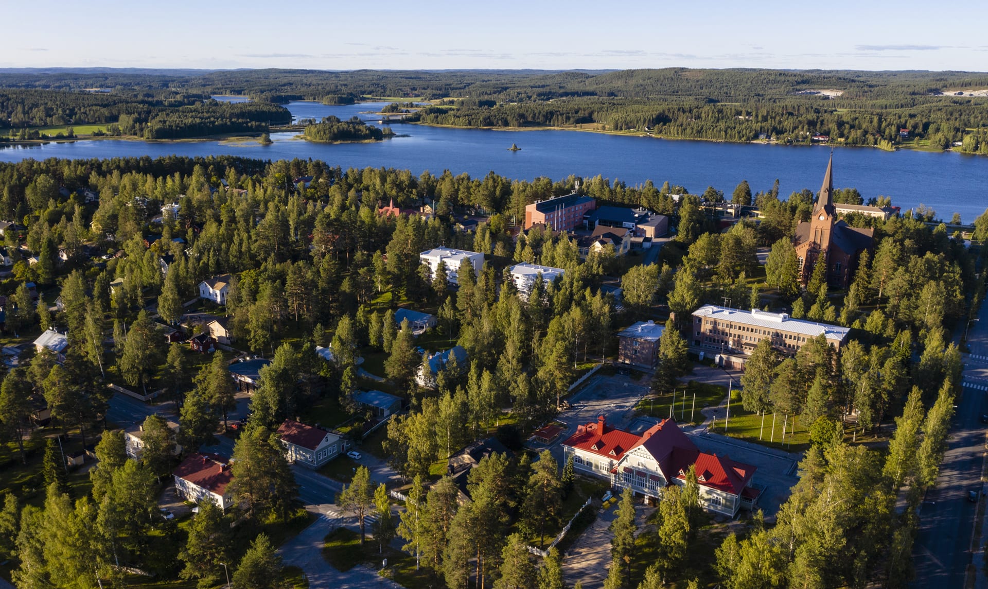 Puu-Nurmeksen taloja kuvattuna ilmasta