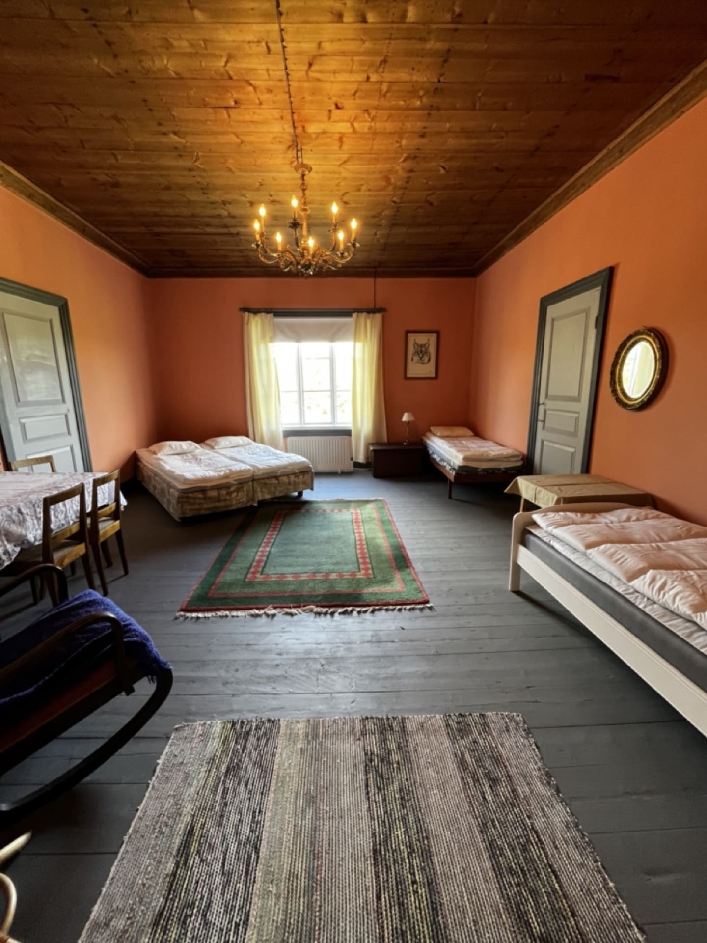 Perhehuone jopa 6 hengelle Perhehuone jopa 6 hengelle