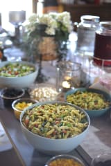 Juhlaruokia kulhoissaan