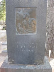 Bronze relief made by Martti Tarvainen