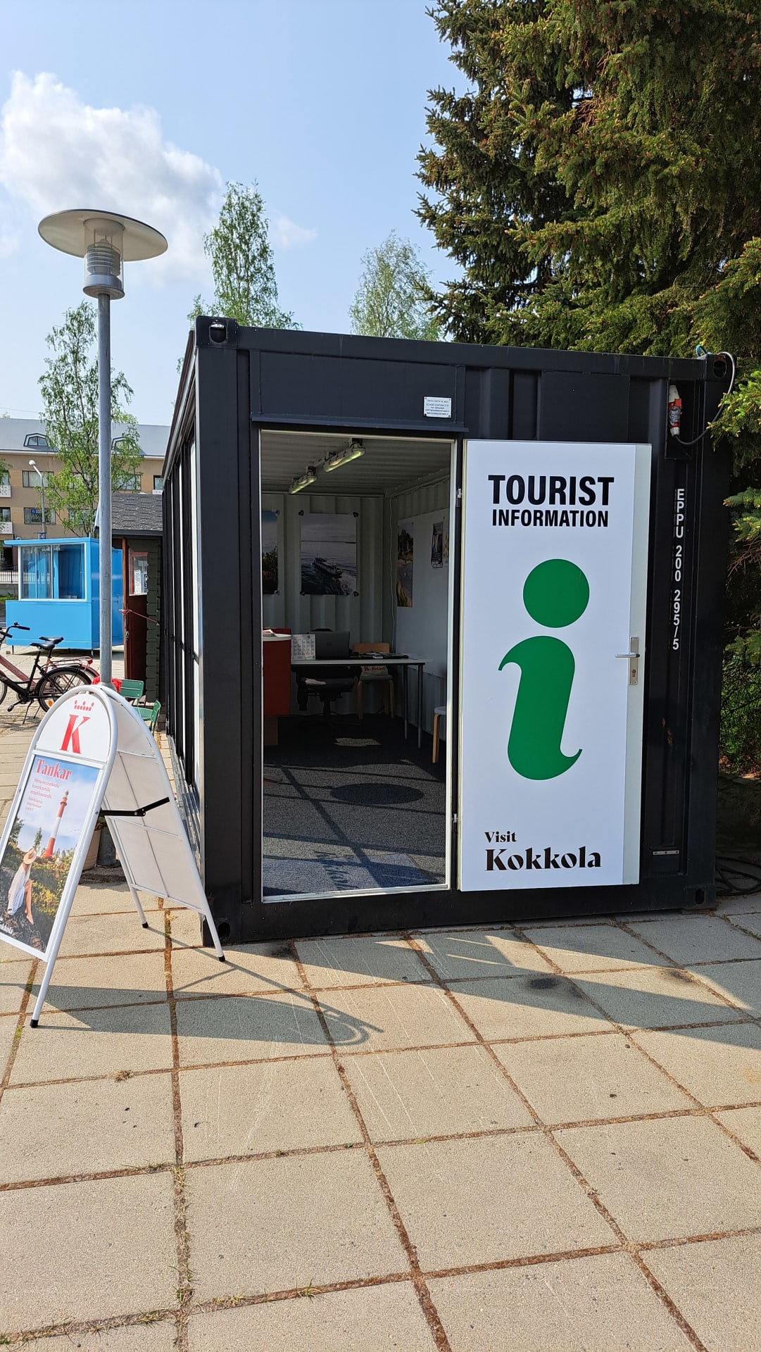 Visit Kokkolan infopisteestä Kauppatorilta voit vuokrata vaikka polkupyörän käyttöösi.