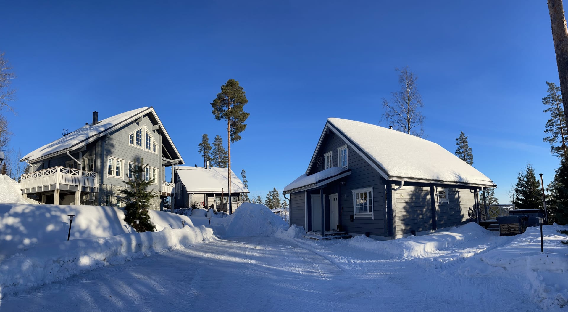 Tähti-Huvilat sijaitsevat vieretysten