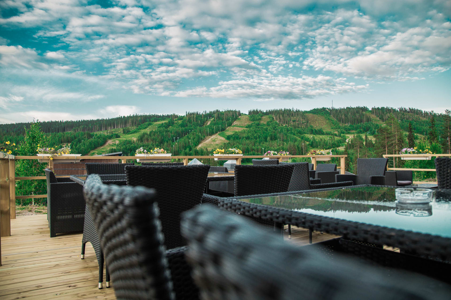 Hotel Paljakka summer view over the hills