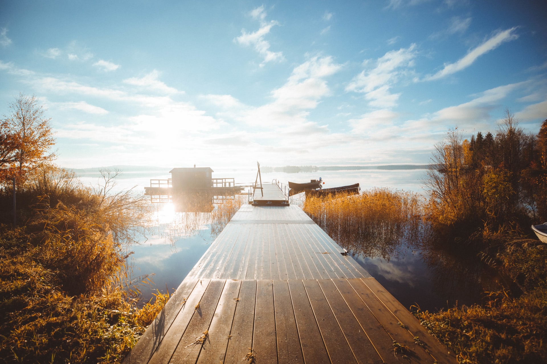 A view of Apukka Resort Floating Sauna in autumn.