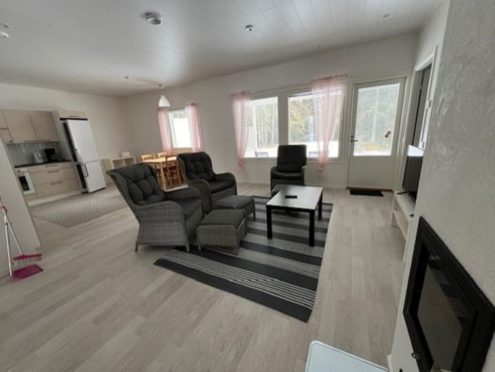 Kuokkamaantie, Pyhäjoki. Majoitu kolmen makuuhuoneen tilavassa asunnossa
