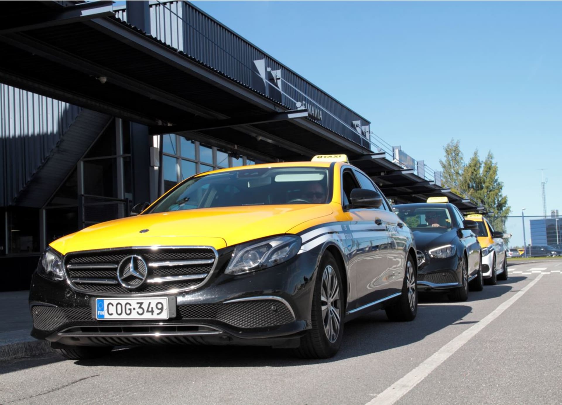 Otaxi in Oulu Airport, Taxi Platform 3.