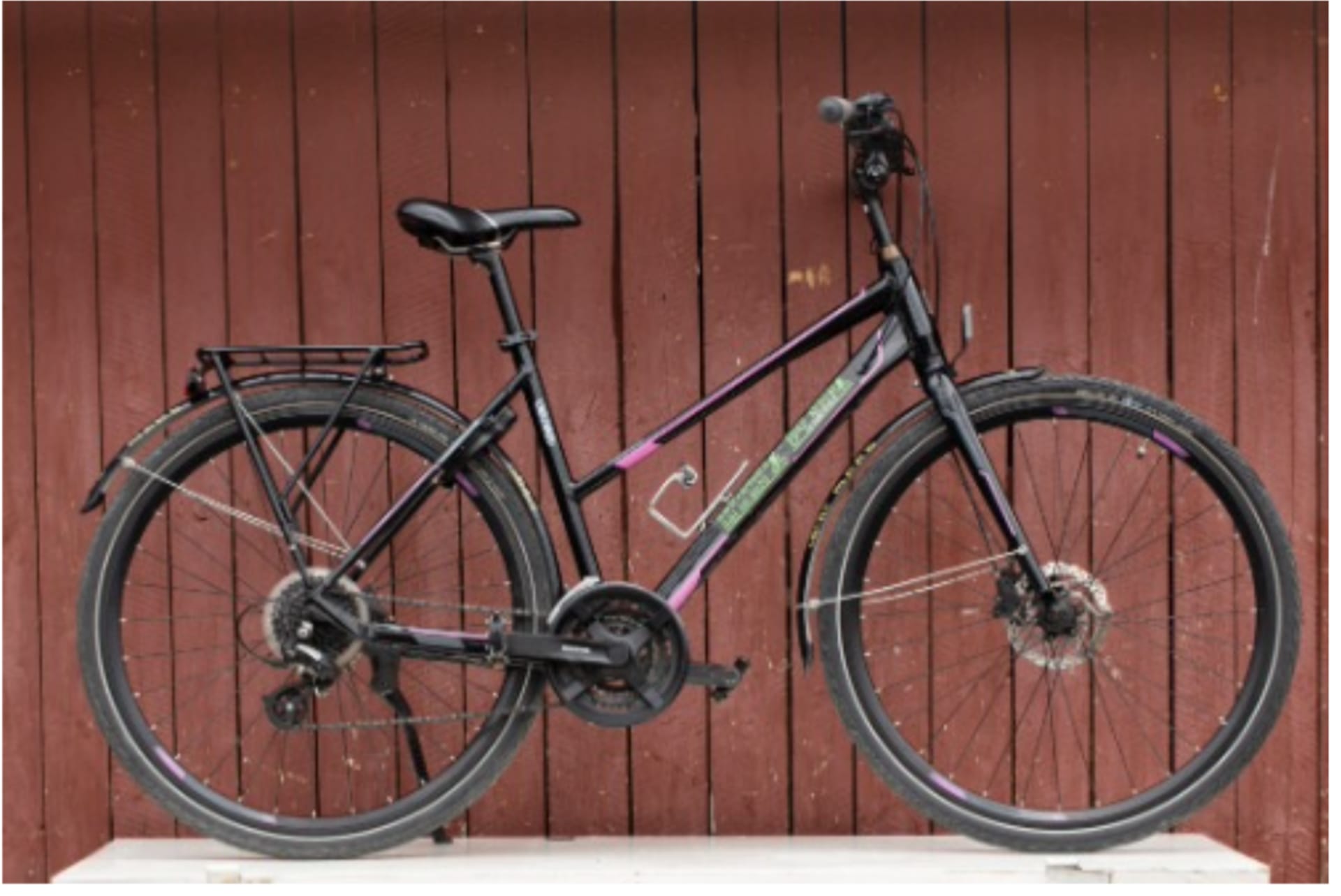 Women's hybrid Women's hybrid