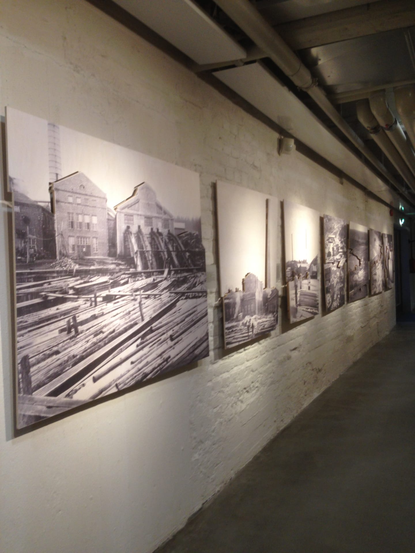 Historical pictures in Sibelius Hall