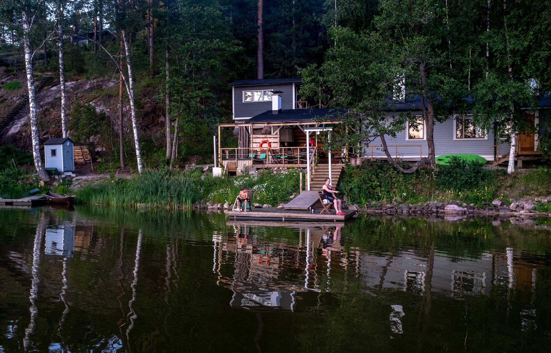 Pulahda päivän aikana järveen