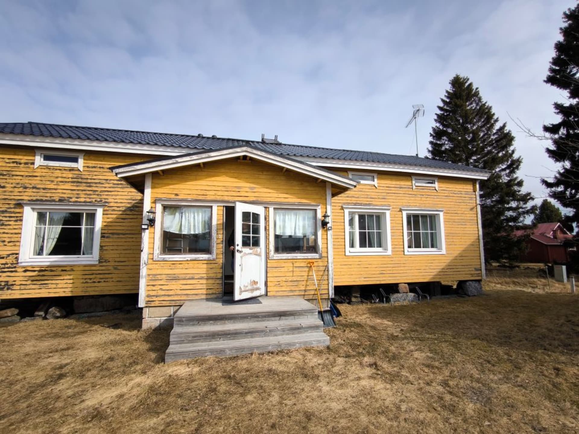 Yellow Cottage