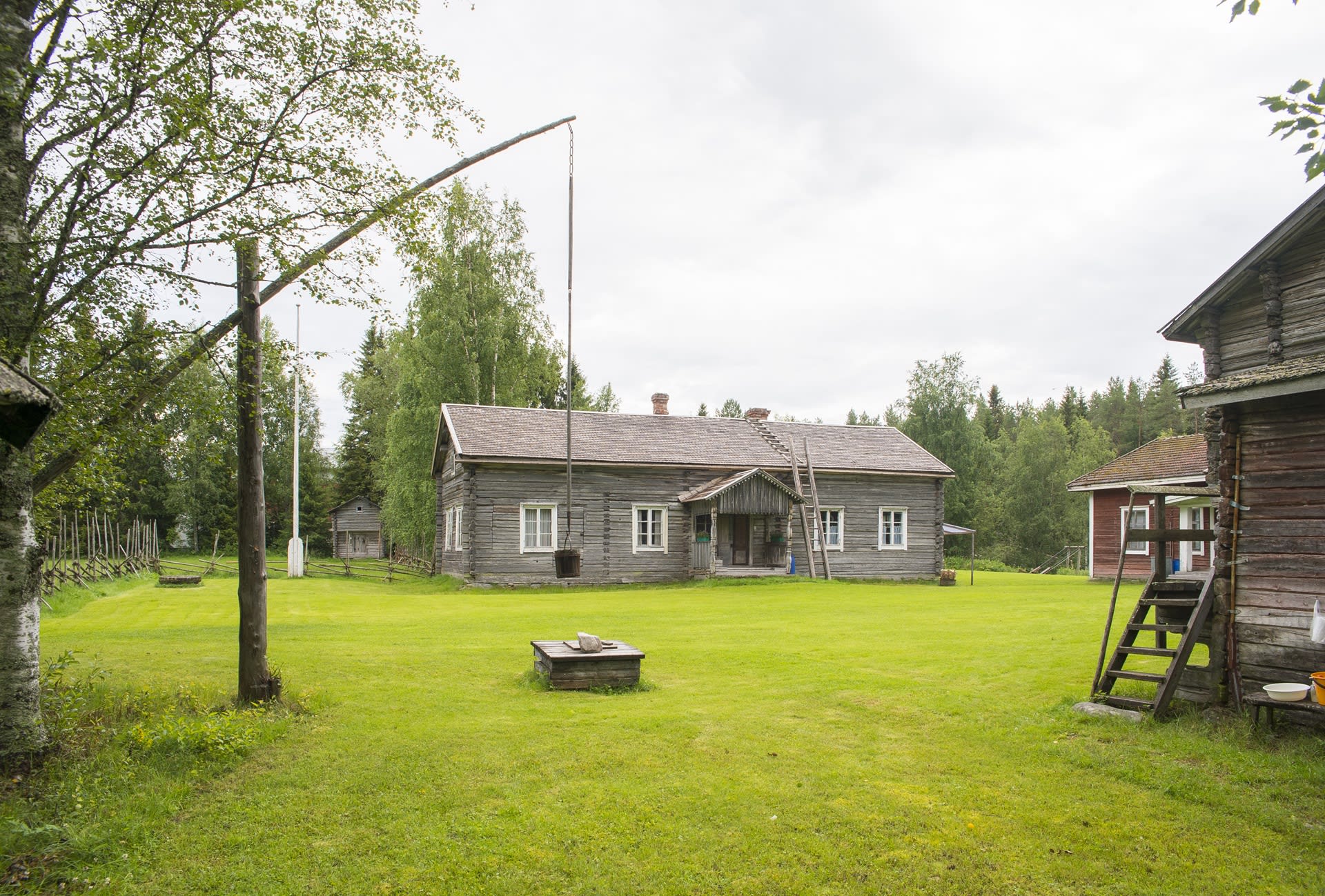 Temmeksen museoalue kesällä. Temmeksen museoalue kesällä.
