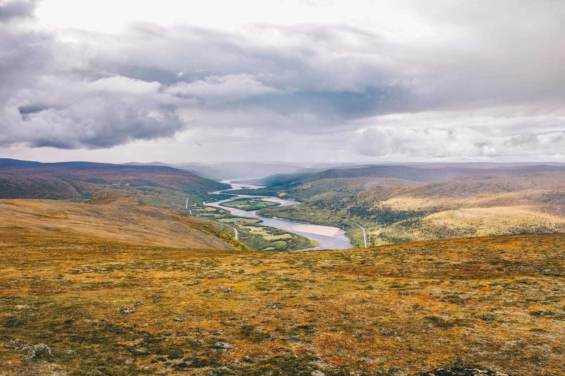The view from fells in arctic tundra is spectacular.