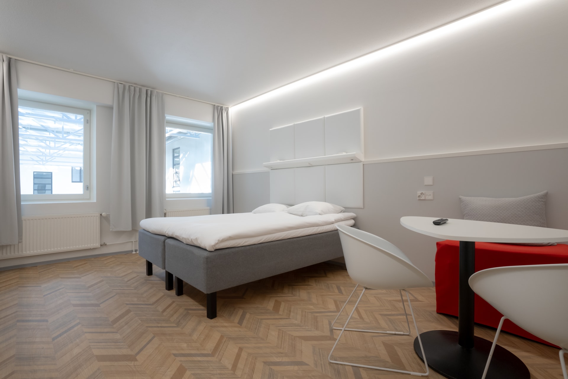 Turun Humalistonkadun remontoitu Omena-hotellin huone Turun Humalistonkadun remontoitu Omena-hotellin huone