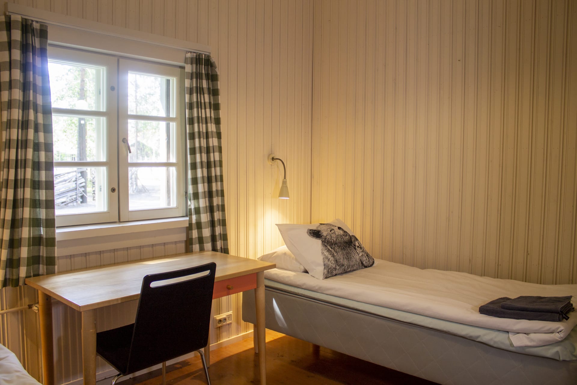 Metsäkartano Youth Centre wilderness hotel room