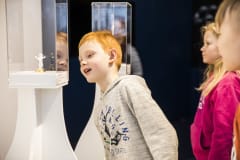 Opastettu kierros Suomen käsityön museossa