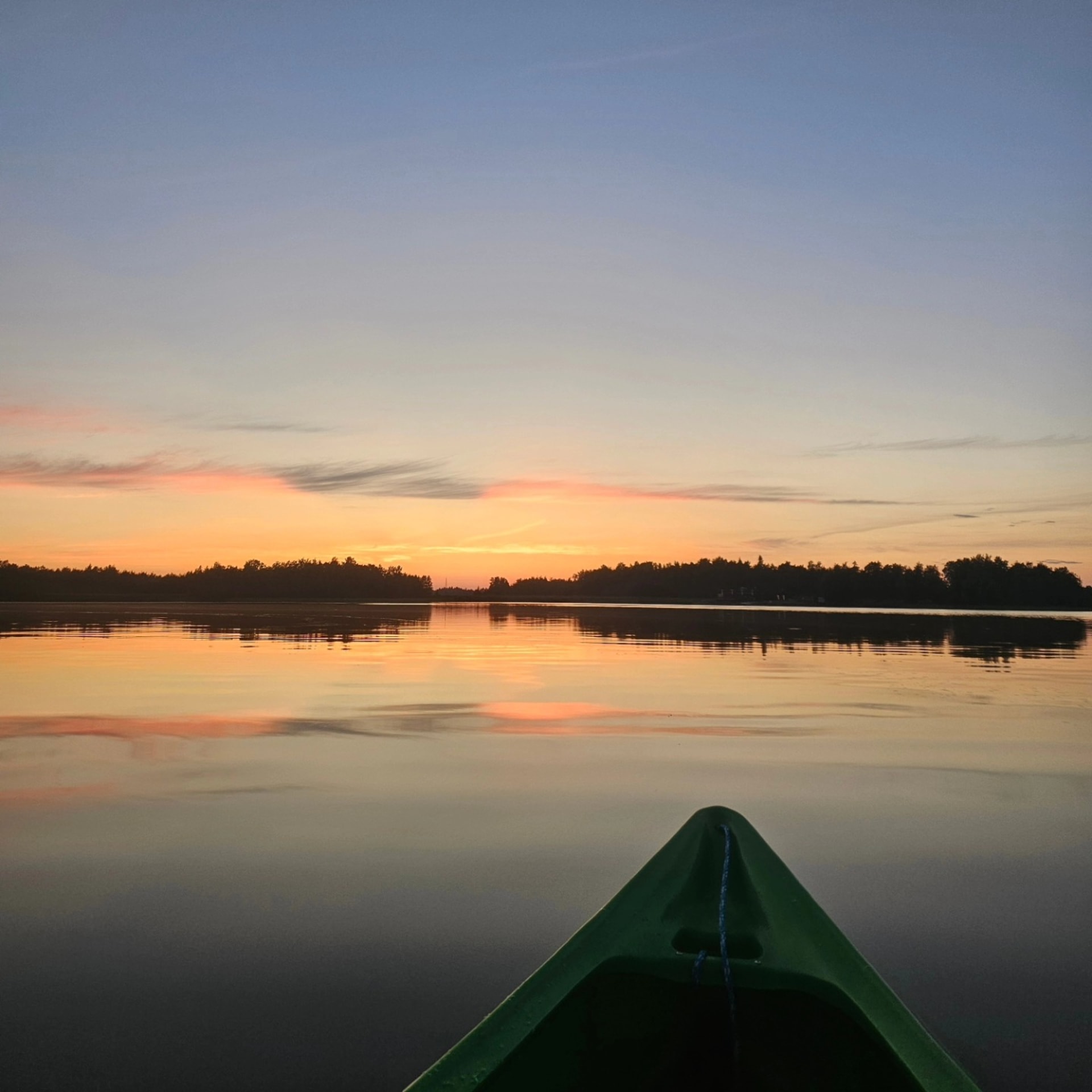 Midnight Sun Canoe Tour on Lake Öjanjärvi