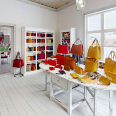 Värikäs myymälä on täynnä kauniita ja ekologisesti valmistettuja tuotteita.