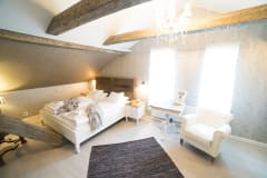 Vaihmalan Hovin hotellihuone