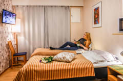 2HH erilliset vuoteet.