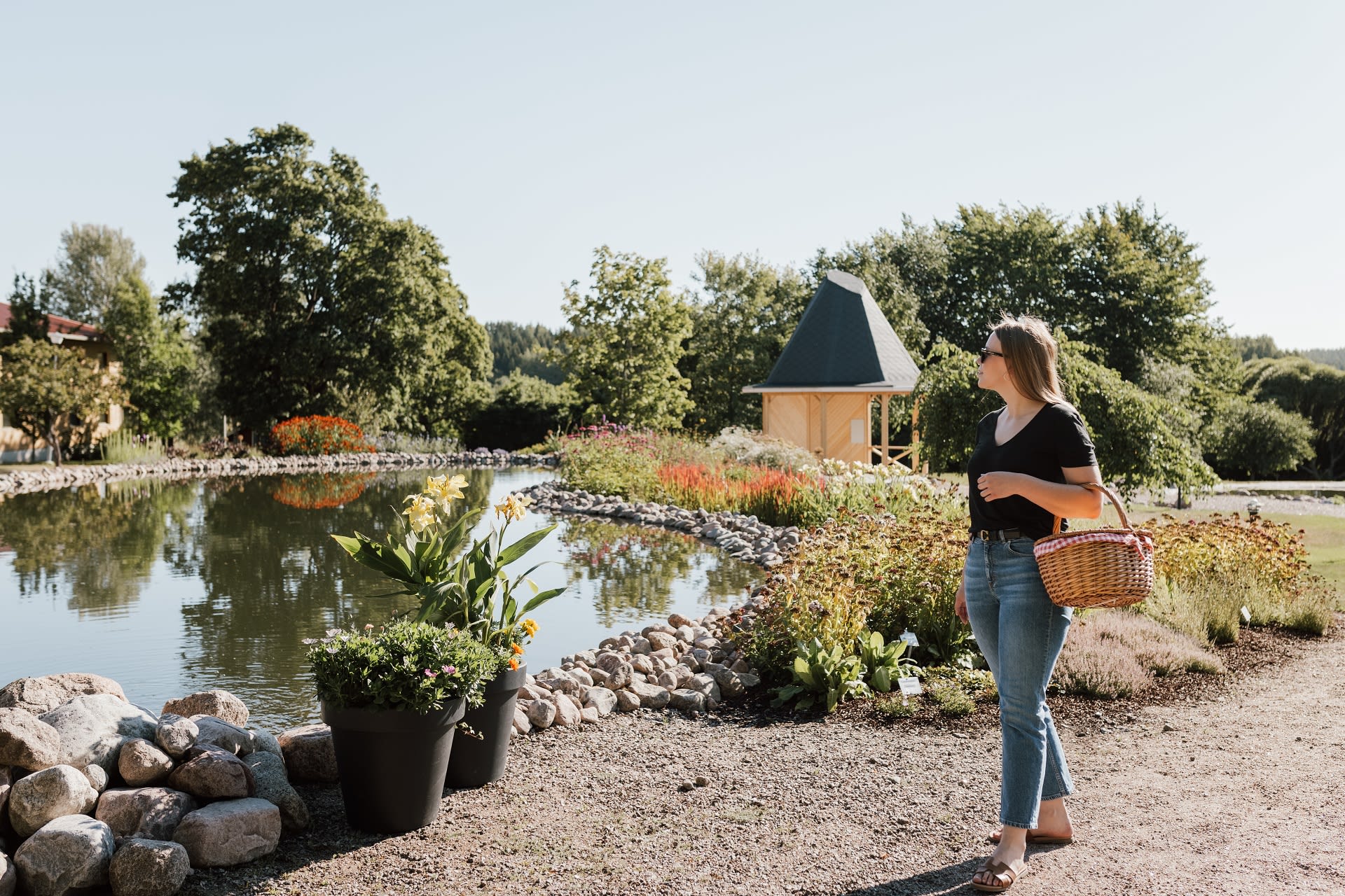 Feel the historical environment of Harju which dates back to the 18th century, to the times of the Russian Empress Catherine the Great. 