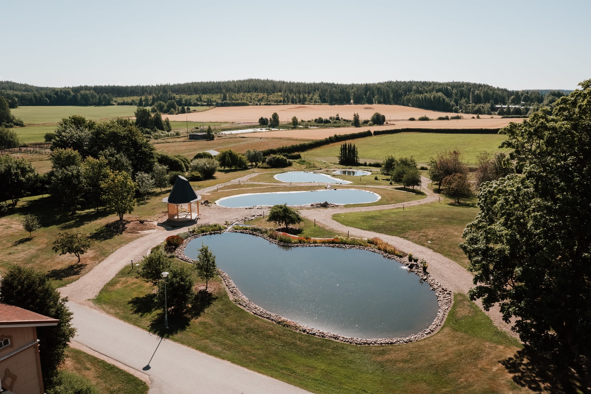 The historic surroundings in Harju attract to wonder around in the park and garden area, forests and fields and enjoy the tranquillity.